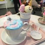 【京畿道】ポップでキュートなドリンクが楽しめる雑貨カフェ「PinkBaketsu」