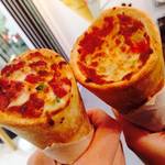 【明洞】韓国旅行中に楽しみたい！歩きながら食べれるロールピザ「KONOPIZZA」が新たな名物に♪