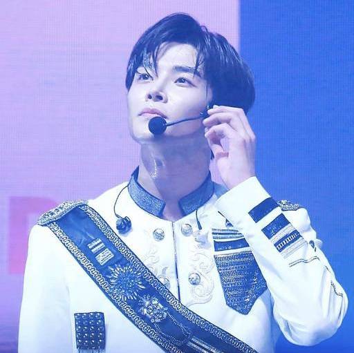 王子様 イケメン警察 制服が似合う6人のkpopアイドル達 韓国トレンド情報 韓国まとめ Joah ジョア