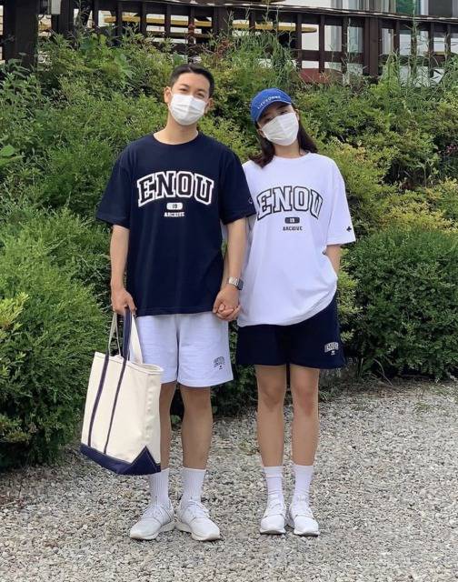 韓国スタイリストから学ぶ Tシャツの選び方って 韓国トレンド情報 韓国まとめ Joah ジョア