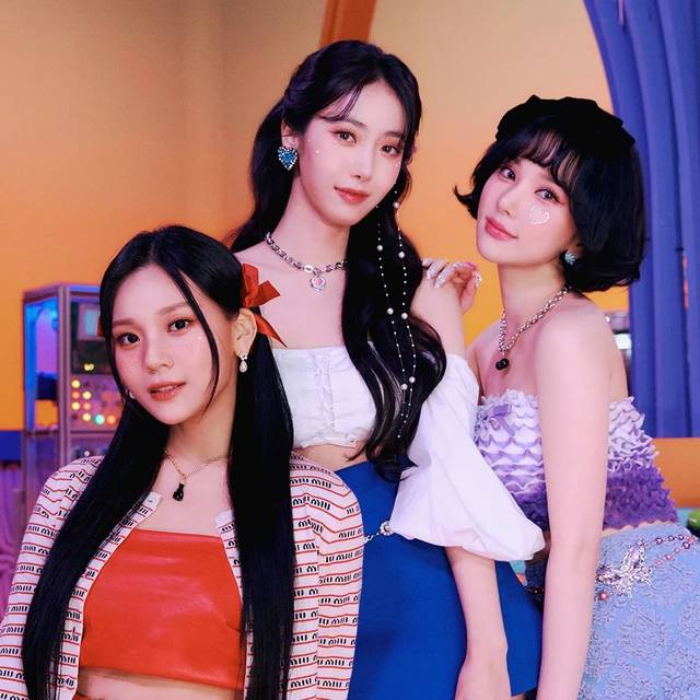 viviz gfriend イルコン サインボール オムジ viviz gfriend イルコン サインボール オムジ K-POP DVD LEEMUJIN