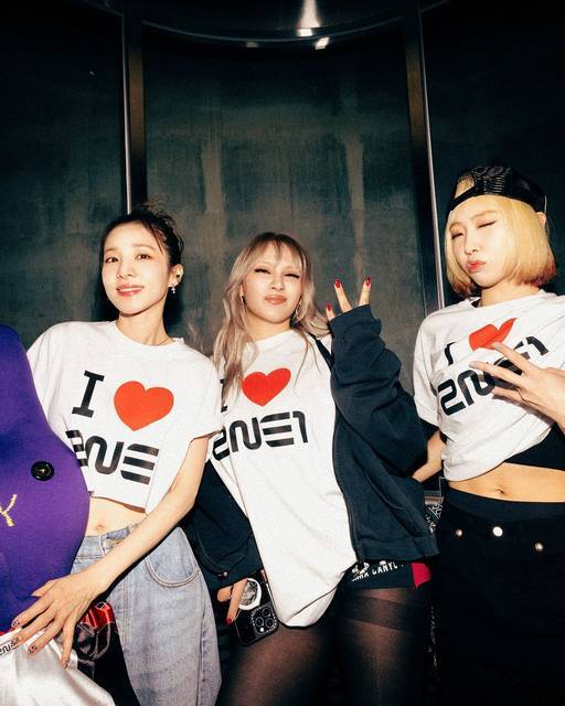 韓国アイドルも着用！？ I LOVE Tシャツが韓国で話題！ - 韓国トレンド