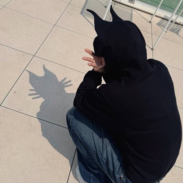 KPOPアイドルもしてる!SNSで話題の猫影ポーズって? - 韓国トレンド情報・韓国まとめ JOAH-ジョア-