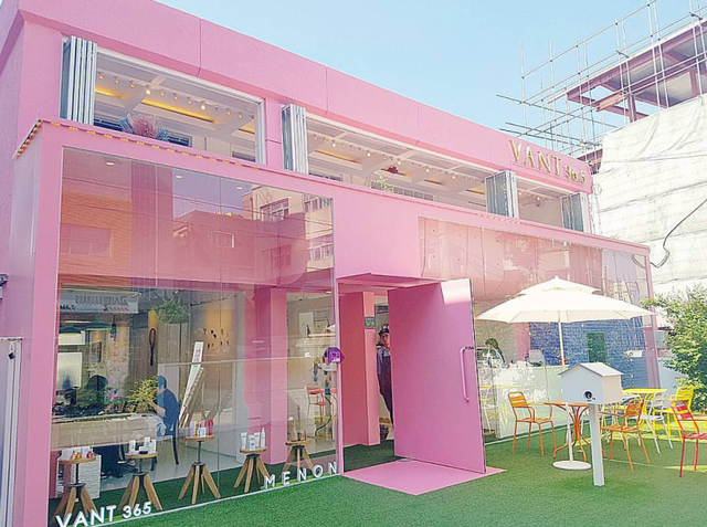 Vant36 5とコラボ 弘大のお洒落カフェならここ ピンクの家が目印のmenon Cafe 韓国トレンド情報 韓国まとめ Joah ジョア