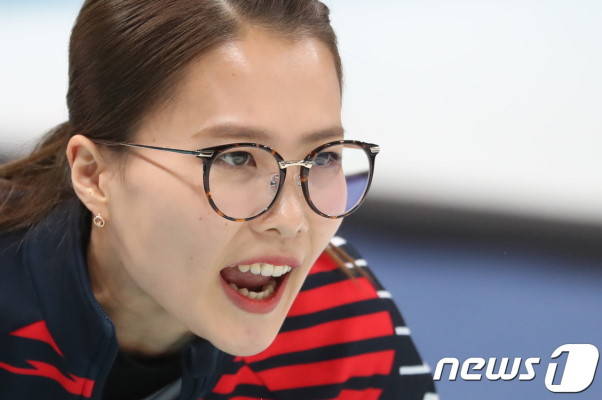 メガネ先輩から教わる 18年の韓国トレンド眼鏡とは 韓国トレンド情報 韓国まとめ Joah ジョア