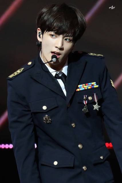 王子様 イケメン警察 制服が似合う6人のkpopアイドル達 韓国トレンド情報 韓国まとめ Joah ジョア