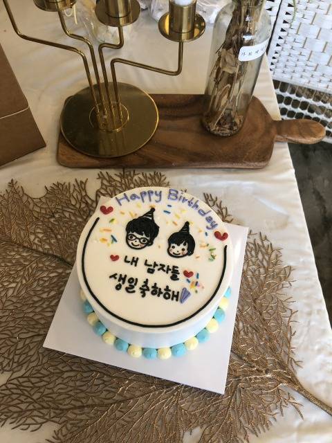 韓国の記念日には定番 かわいいオーダーデコケーキをご紹介 韓国トレンド情報 韓国まとめ Joah ジョア