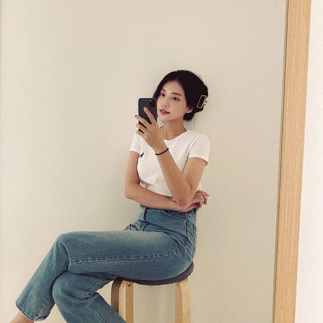 シンプルなのにかわいい 白ｔシャツもおしゃれに着こなす韓国女性芸能人特集 韓国トレンド情報 韓国まとめ Joah ジョア