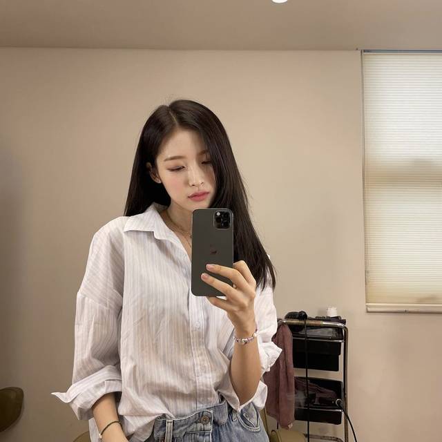 韓国アイドルたちに学ぶ 鏡セルカでかわいく写真を残す方法 韓国トレンド情報 韓国まとめ Joah ジョア